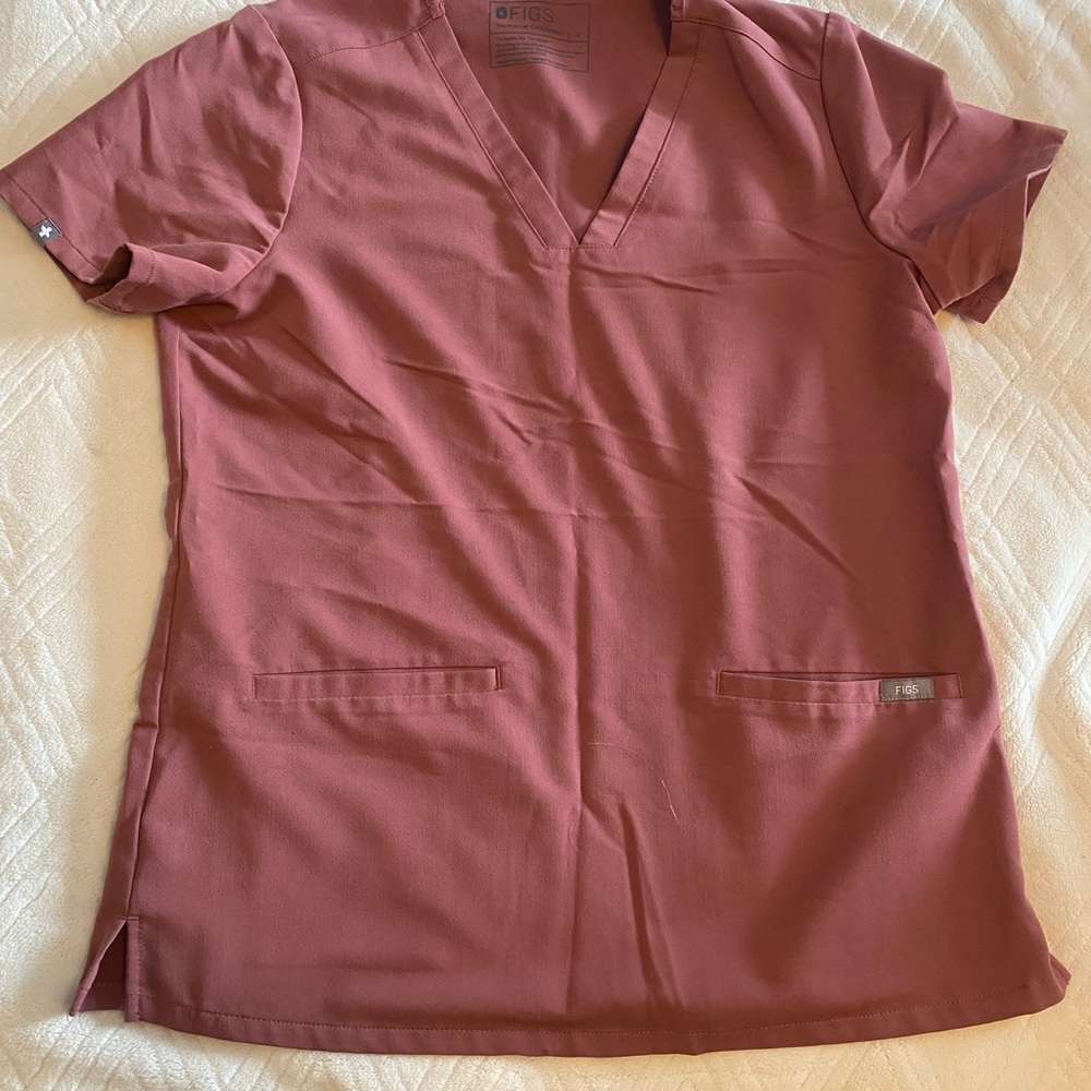 FIGS V-Neck Scrub Top in Mauve